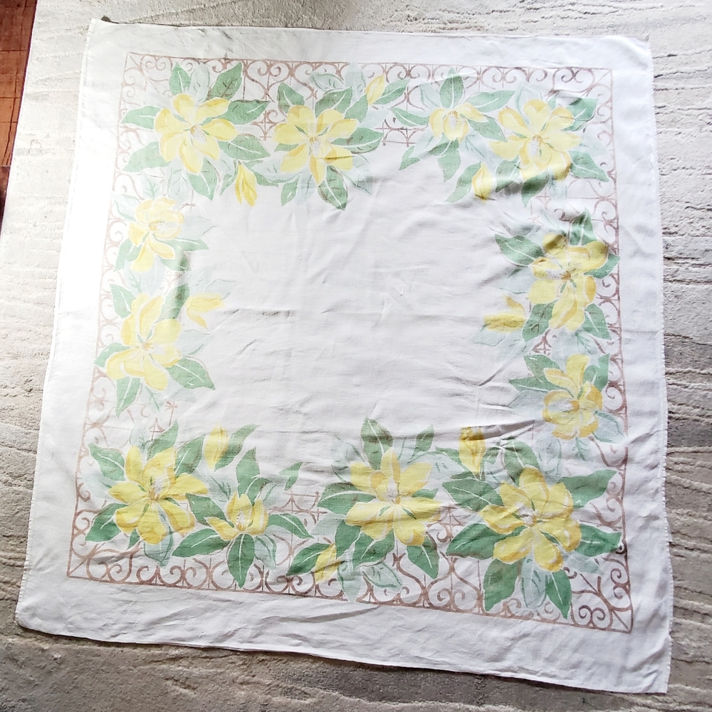 Leacock Prints Vintage Infinity Trellis with Yellow Magnolia Foliage Tablecloth